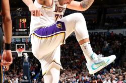 开云关于蒂姆在湖人比赛中关键助攻，绝杀引发热议！的信息