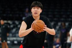 开云体育官网包含深圳男篮发布备战花絮，窗口期复出首秀，英超任务艰巨，年轻球员得到机会的词条