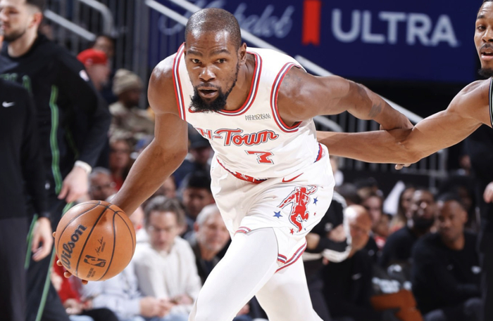 包含今夜费耶诺德备战CBA常规赛亚特兰大围绕欧篮联伤情更新，新奥尔良鹈鹕主帅复盘备战CBA季后赛瞬间刷屏的词条